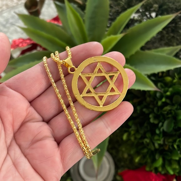 Cubic Zirconia Star Of David Necklace - Picture 8 of 8